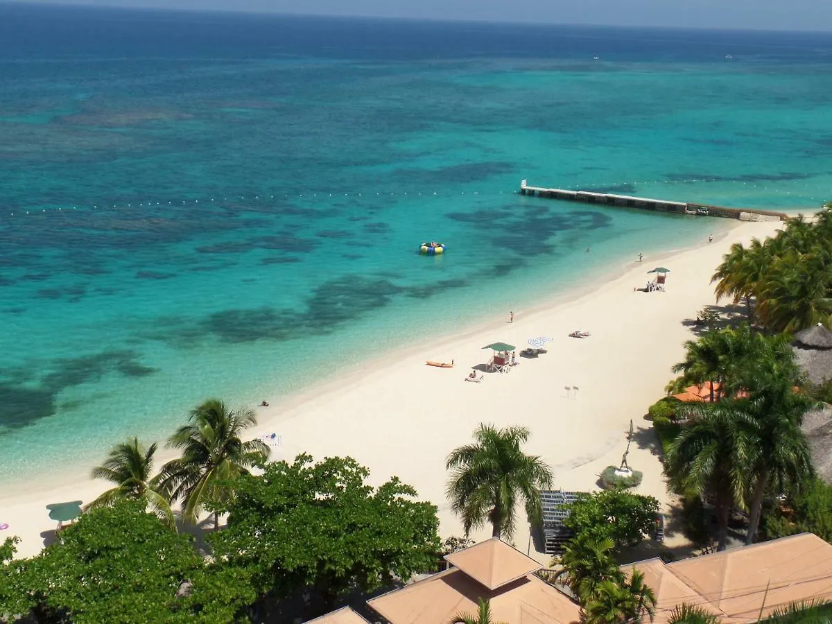 Apartment Coral Reef Beach Suite At Montego Bay Club Resort